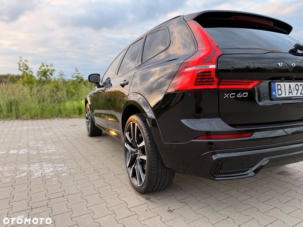 Volvo XC 60 T8 Plug-In Hybrid AWD Ultra Dark - 34