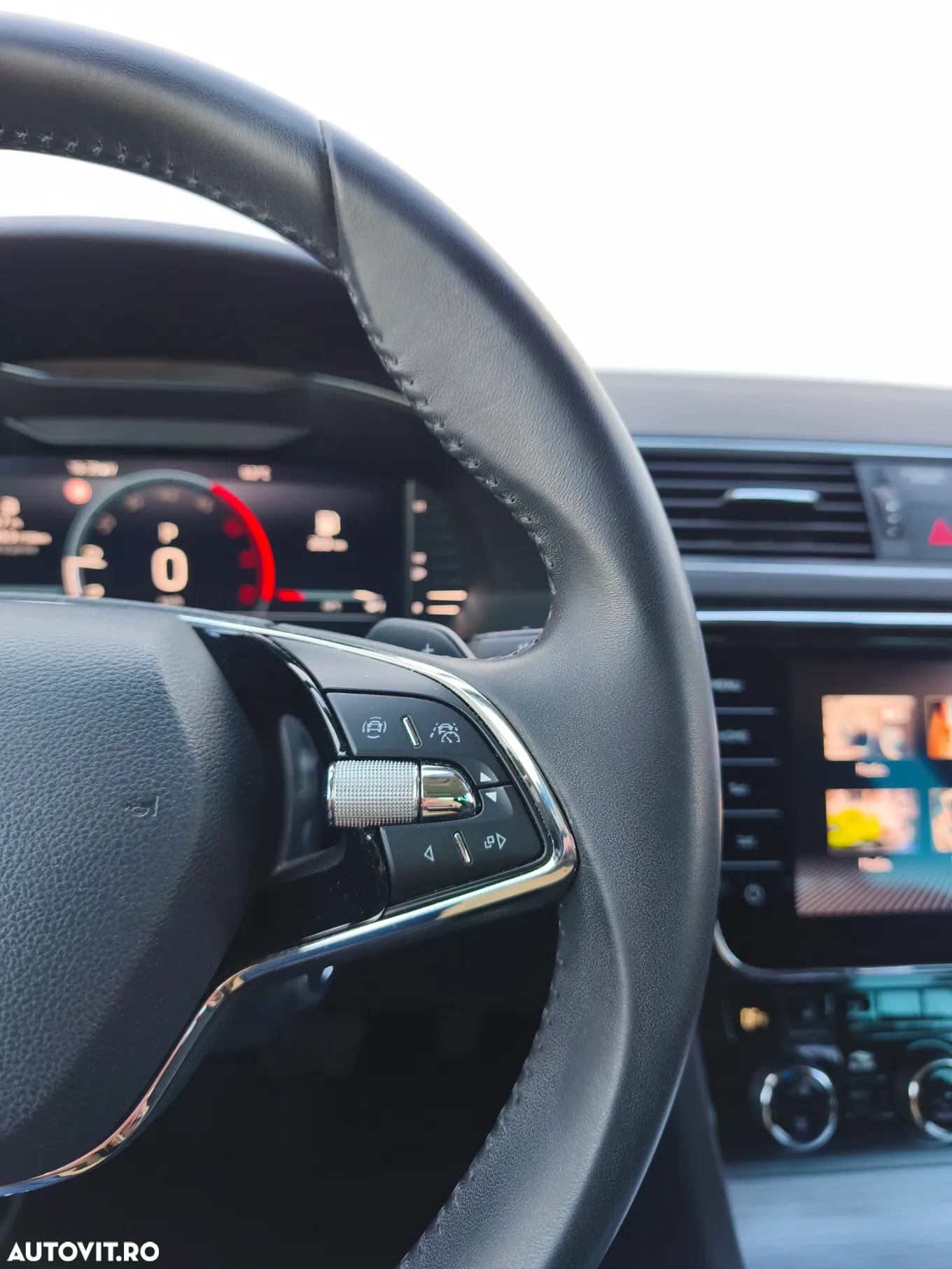 Skoda Superb Combi 2.0 TDI DSG Ambition - 13