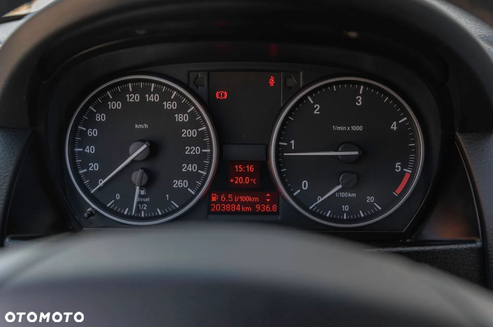 BMW X1 sDrive18d - 27