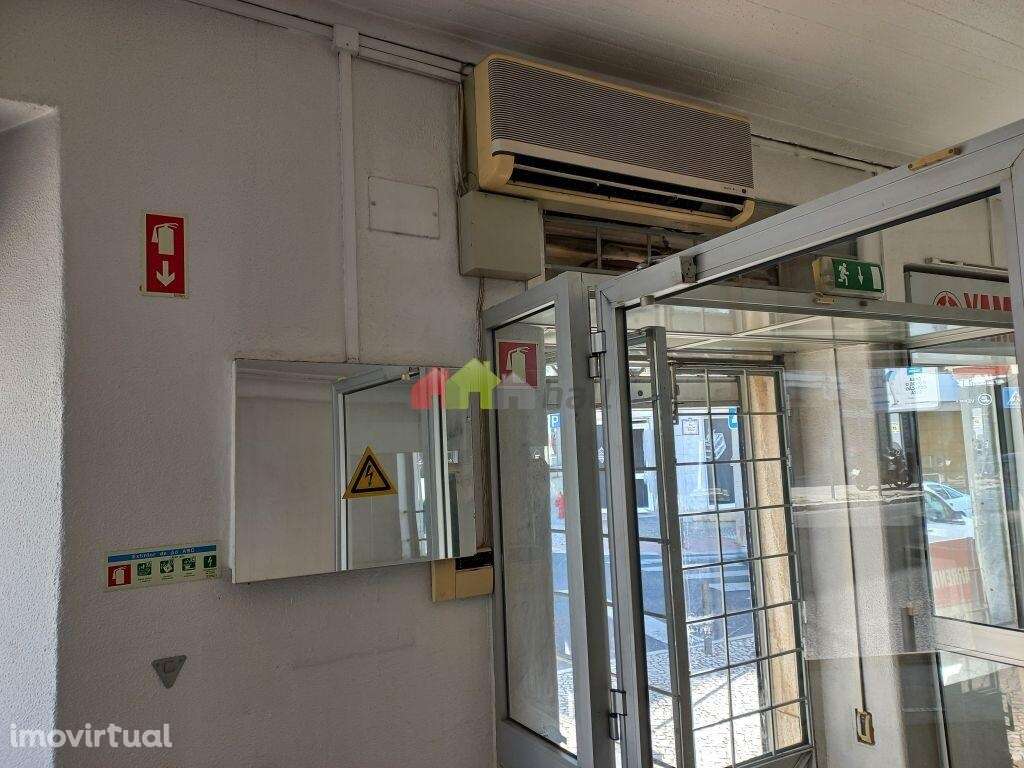 Loja com 72 m2 para arrendamento nos Quatro Caminhos, em Setúbal - Grande imagem: 5/10