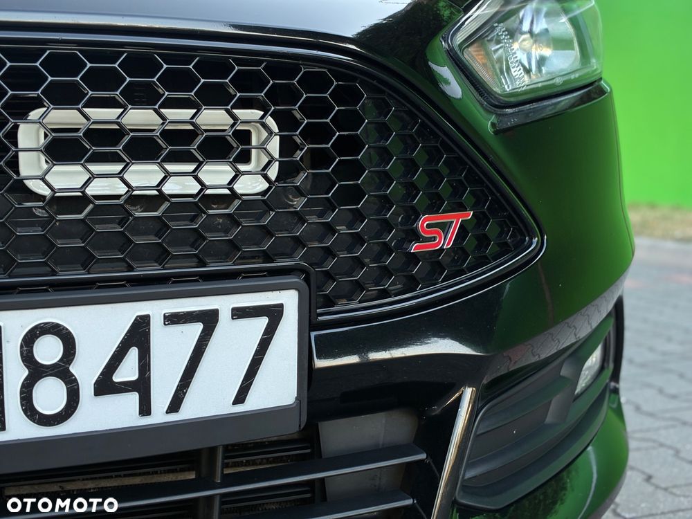 Ford Focus 2.0 EcoBoost ST - 19