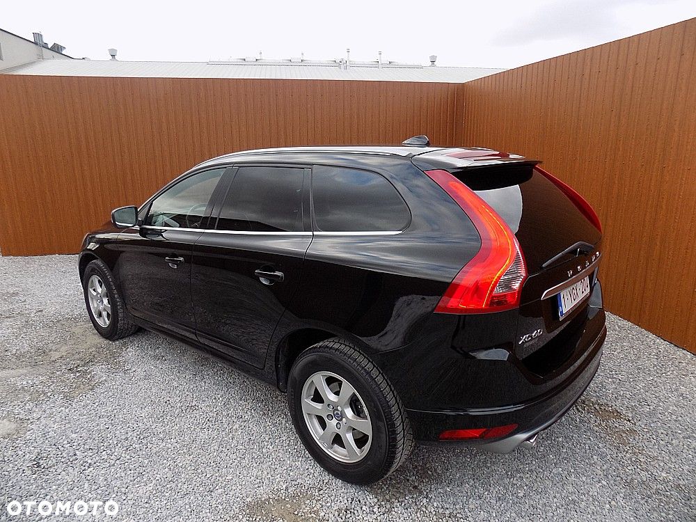 Volvo XC 60 D4 Drive-E R-Design Momentum - 4