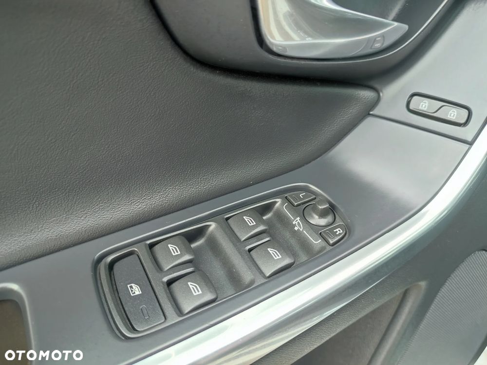 Volvo XC 60 D4 Geartronic Summum - 22