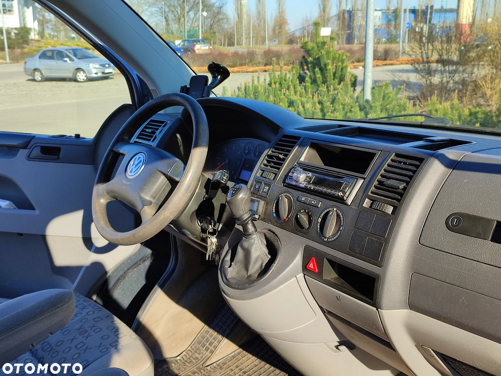 Volkswagen T5 Long L2H1 2.5TDI Klima, Alu, Skrzydełka, Podłokietniki, Po pełnym serwisie - 35