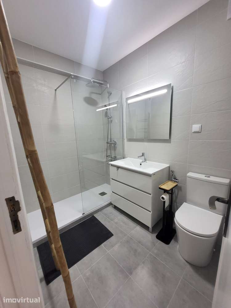 Casa Remodelada no Centro de Almada, 4 Quartos, Estudantes/Professores - Grande imagem: 5/15