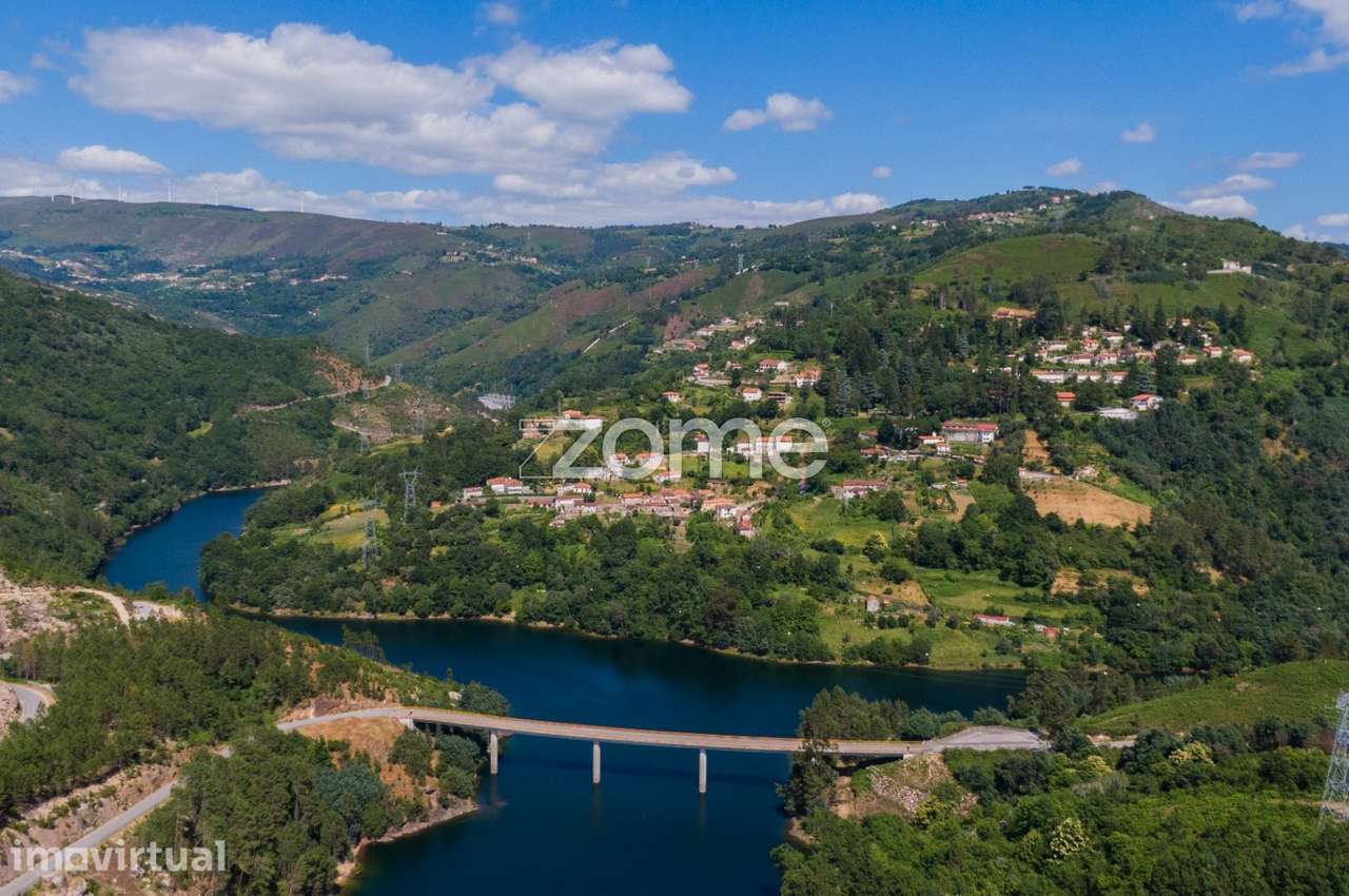 Terreno em Ferral(Sidrós), com bons acessos e vista para a barragem. - Grande imagem: 4/12