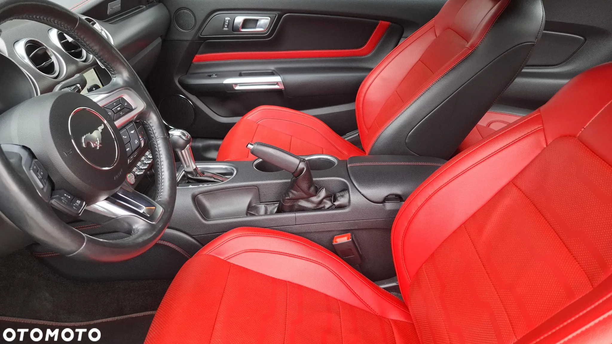 Ford Mustang 5.0 V8 GT - 14