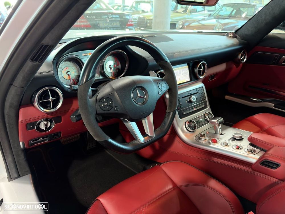 Mercedes-Benz SLS 63 AMG - 26