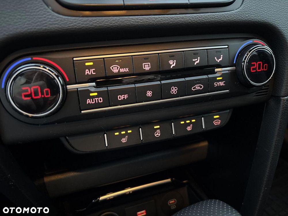 Kia ProCeed - 23