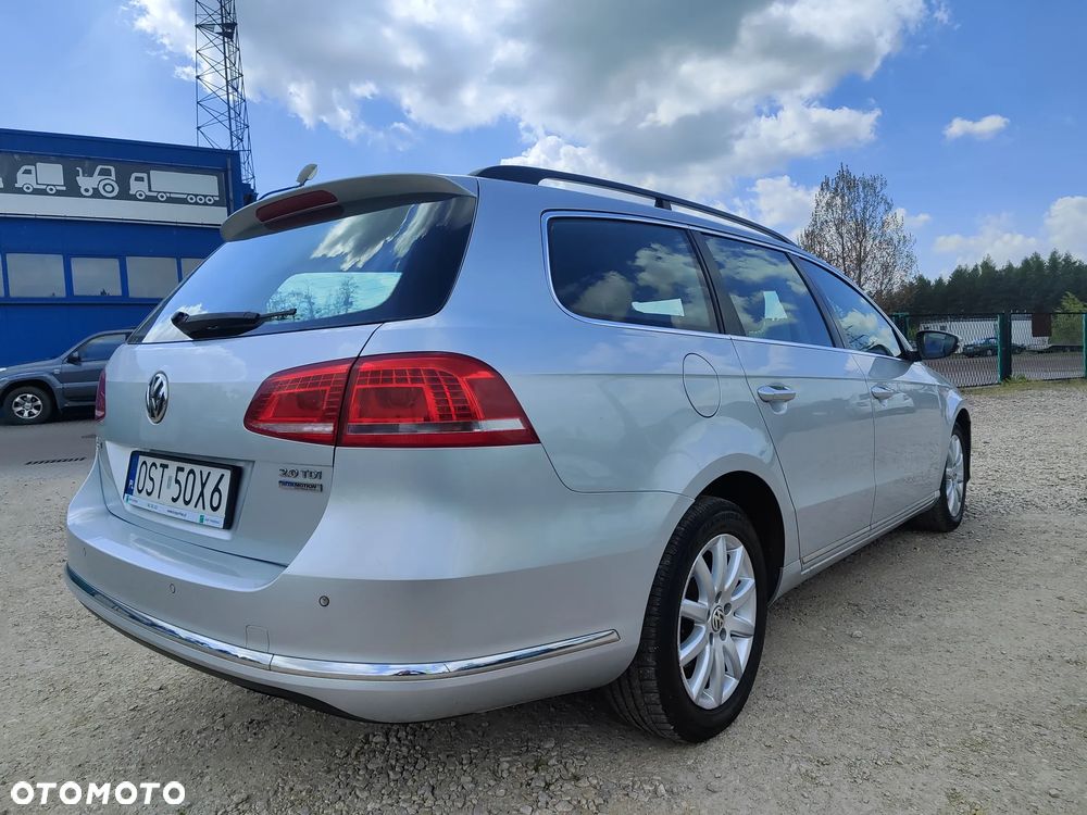 Volkswagen Passat 2.0 TDI Comfortline - 8