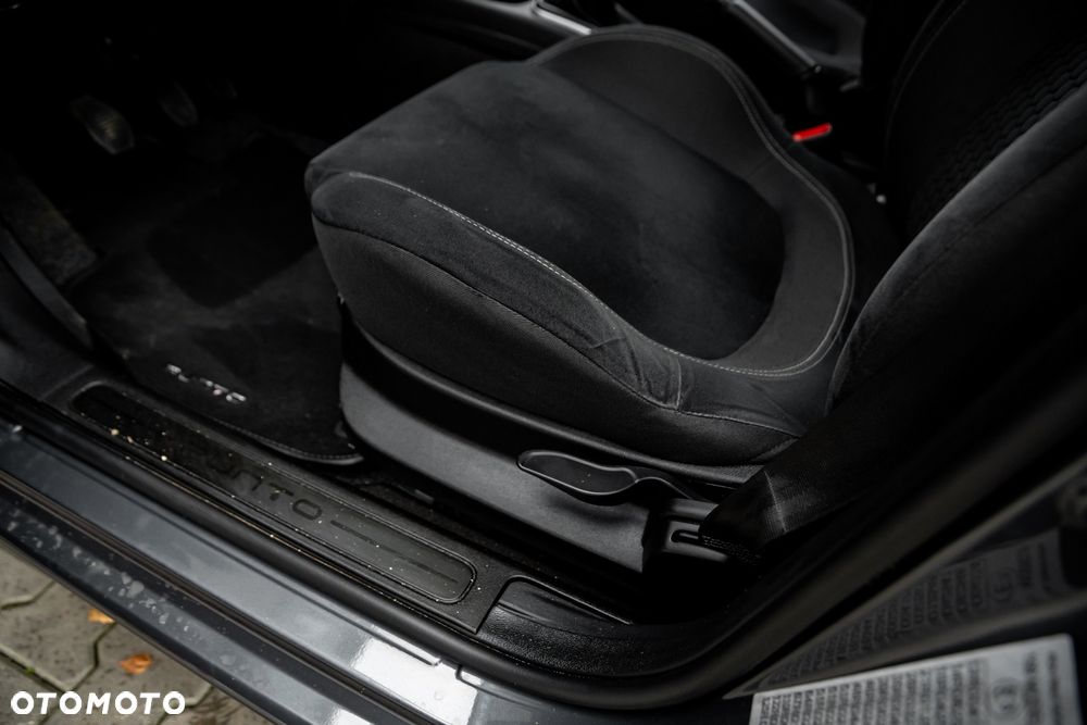 Fiat Punto 1.4 Easy S&S - 18