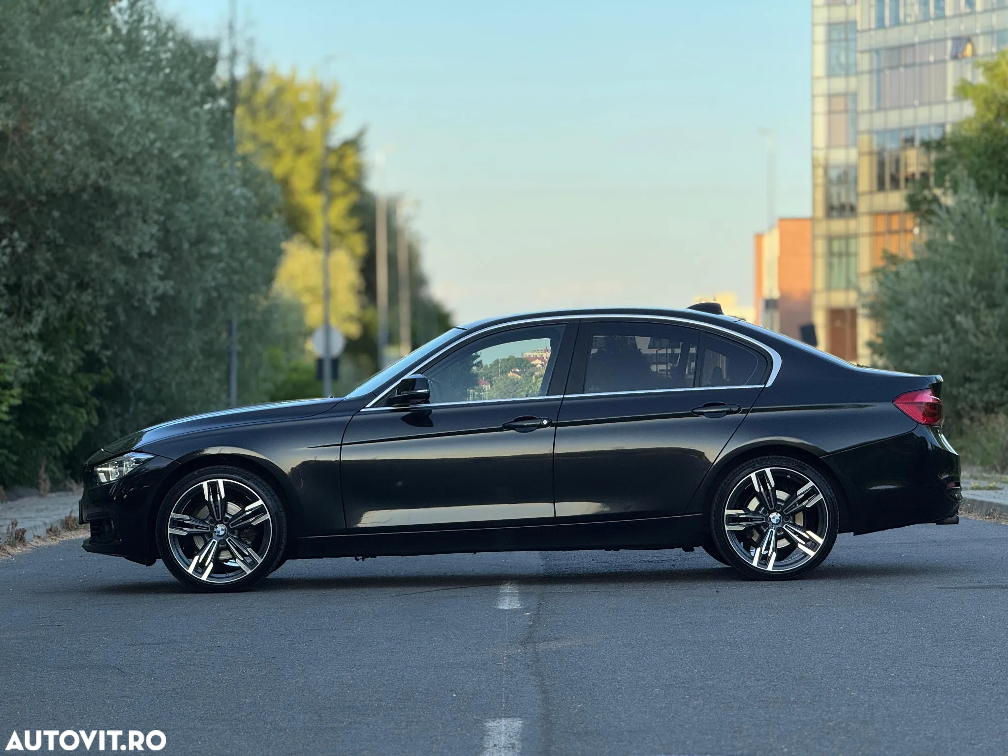 BMW Seria 3 318i Aut. Advantage - 28