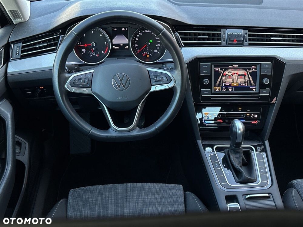 Volkswagen Passat - 17
