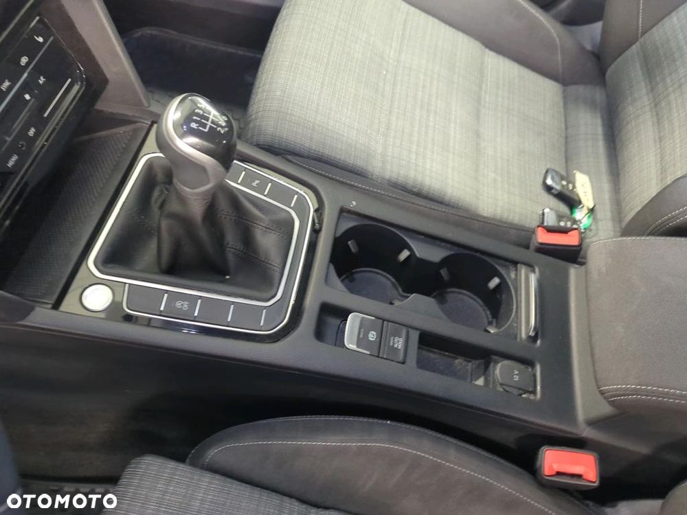 Volkswagen Passat 2.0 TDI EVO Business - 14