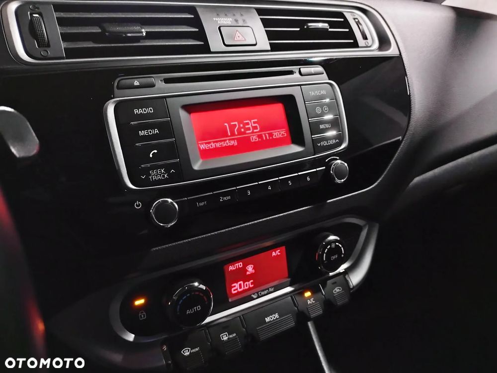 Kia Rio - 7