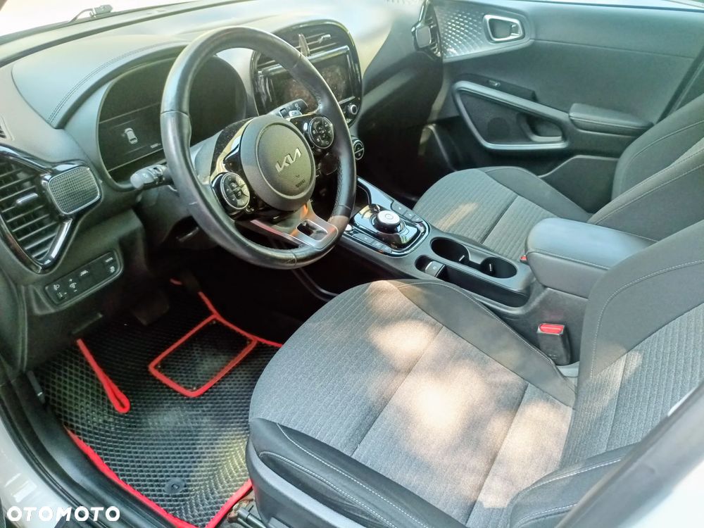 Kia Soul 64kWh L - 12