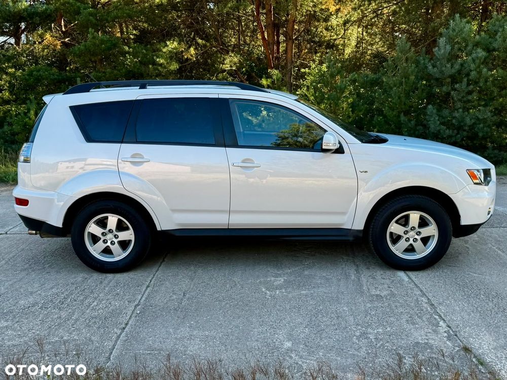 Mitsubishi Outlander - 10
