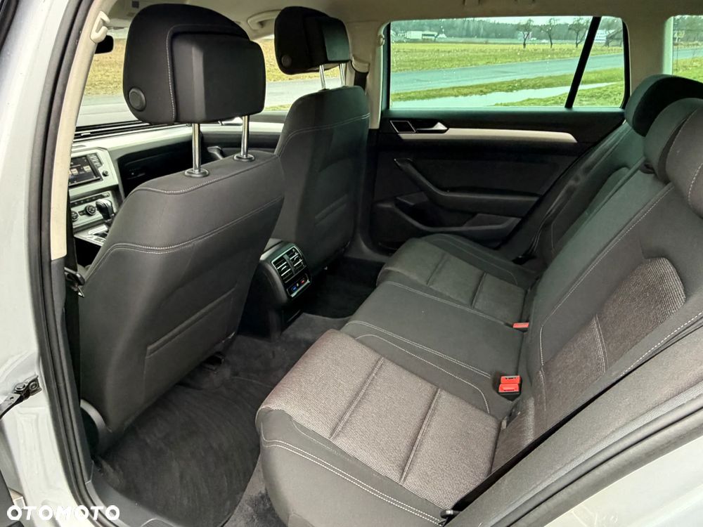 Volkswagen Passat 1.6 TDI (BlueMotion Technology) DSG Trendline - 15