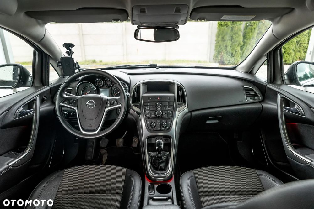 Opel Astra IV 1.4 T Cosmo S&S - 10