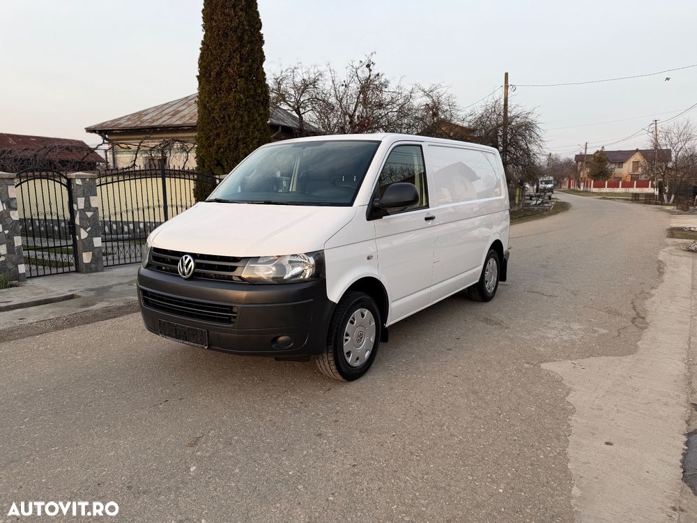 Volkswagen Transporter - 1