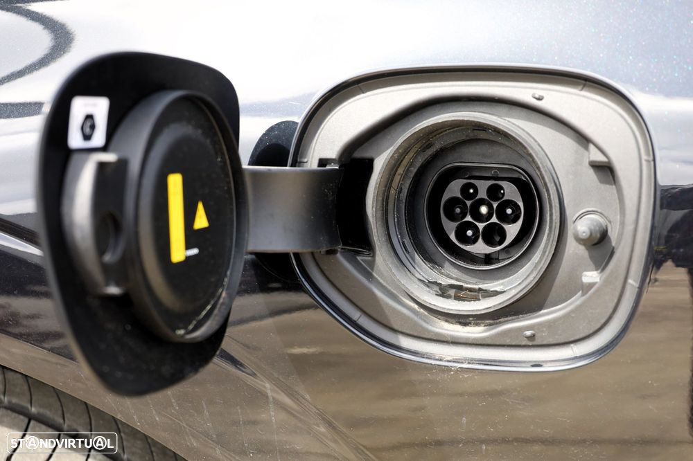 Volvo XC 60 2.0 T6 PHEV Plus Dark AWD - 4