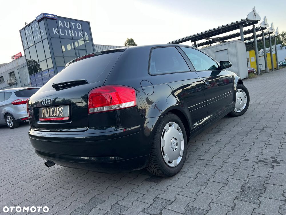 Audi A3 1.6 Ambiente - 1