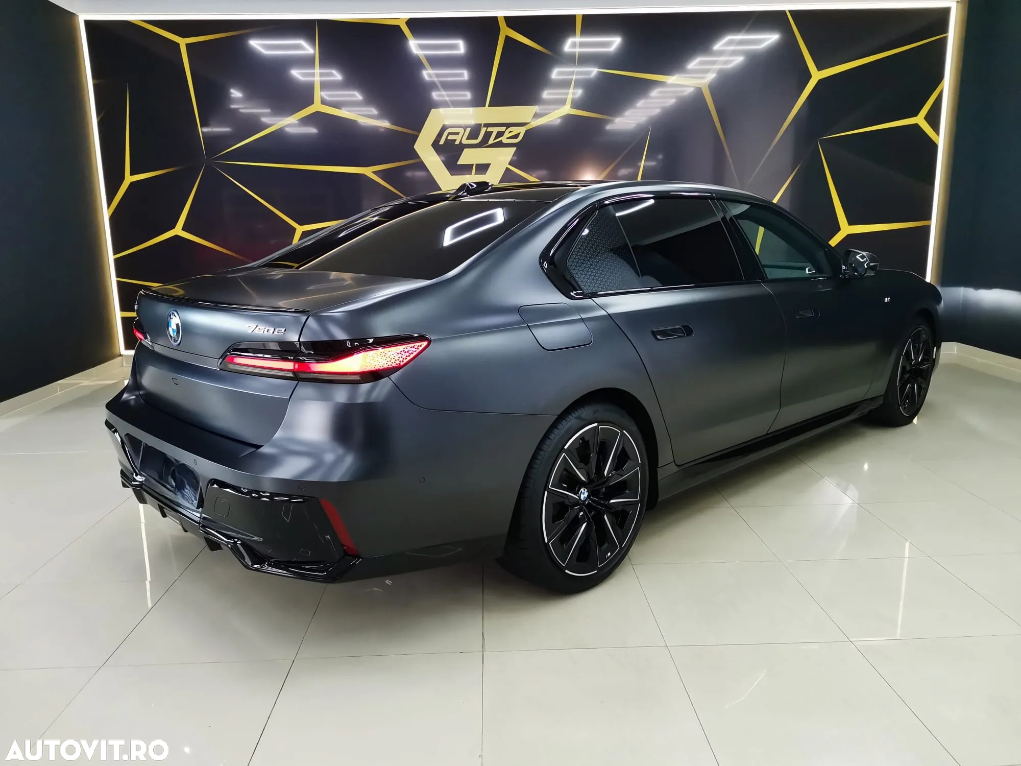 BMW Seria 7 750e xDrive AT PHEV - 35