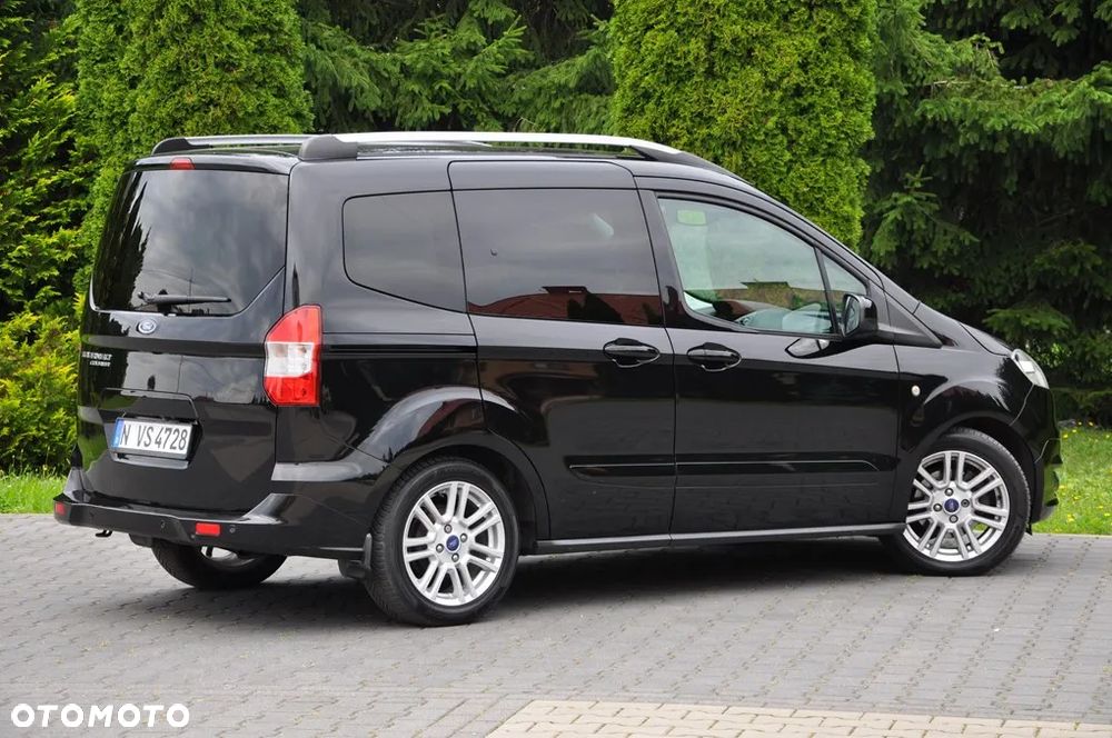 Ford Tourneo Courier 1.5 TDCi Titanium - 24
