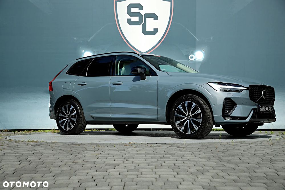 Volvo XC 60 B4 D AWD Plus Dark - 12