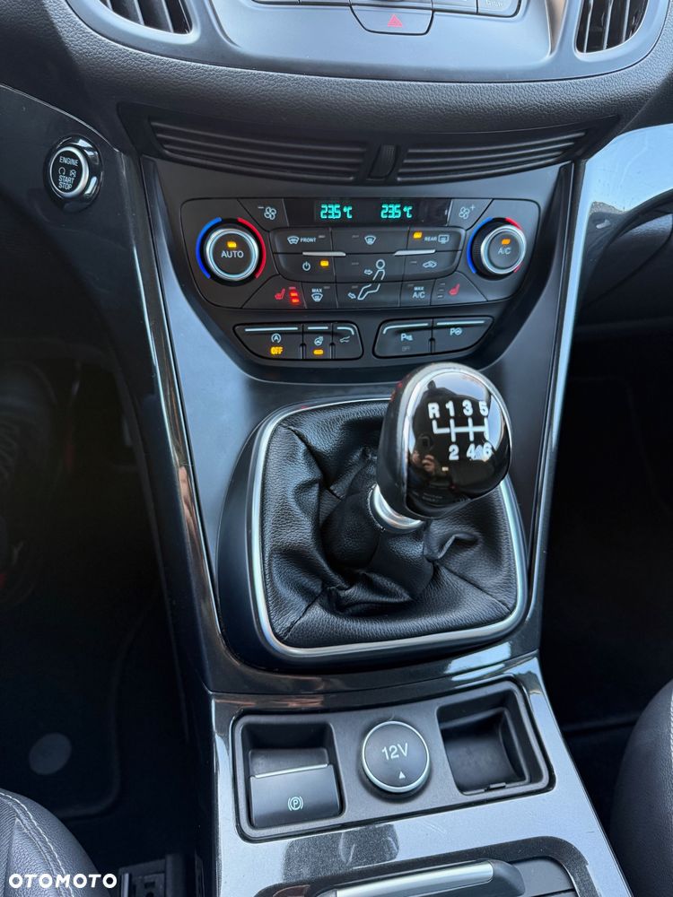 Ford Kuga 1.5 EcoBoost 2x4 Titanium - 12