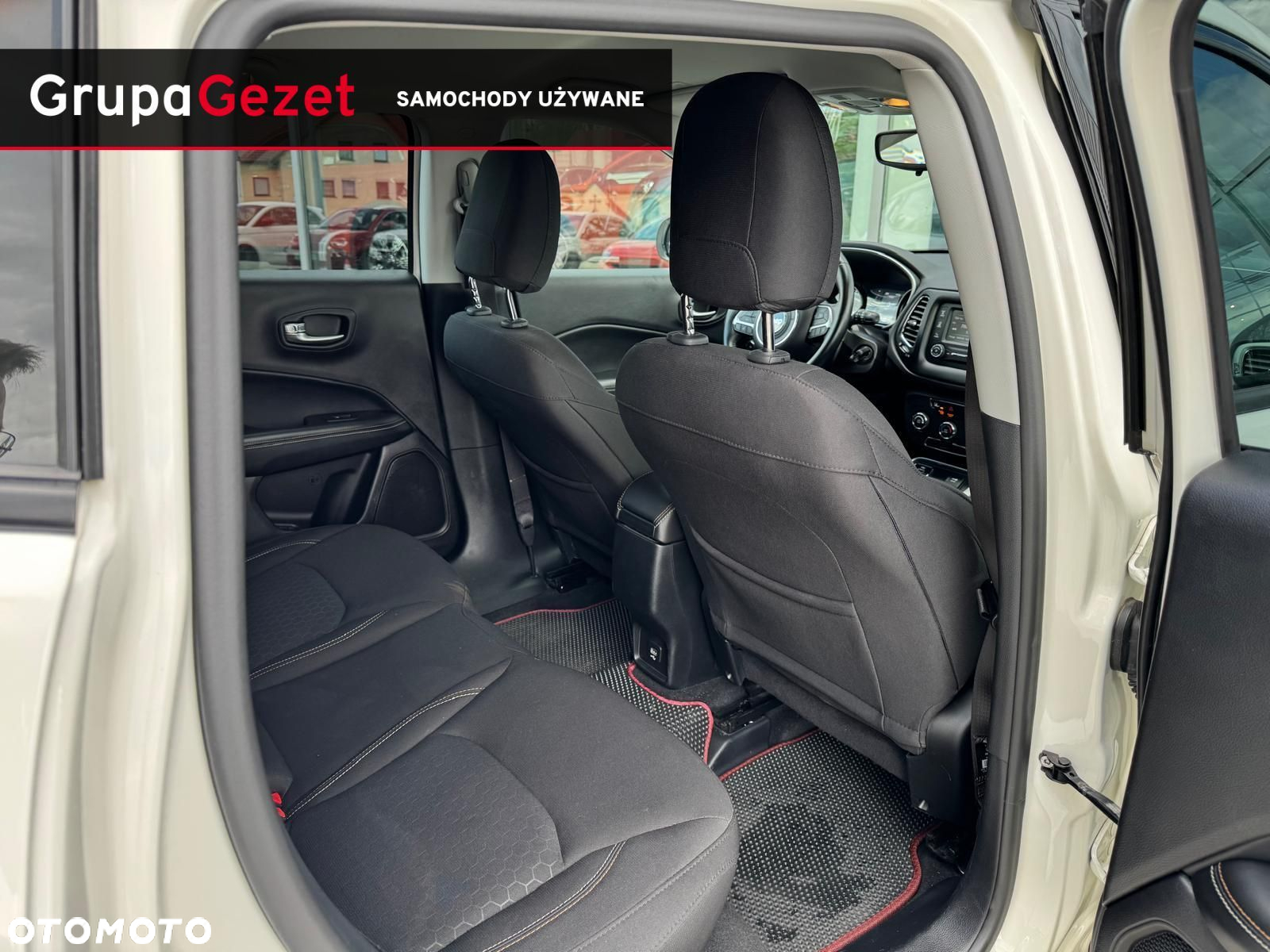 Jeep Compass - 14