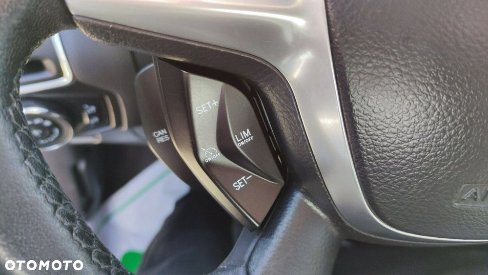 Ford Focus 1.0 EcoBoost Active - 34