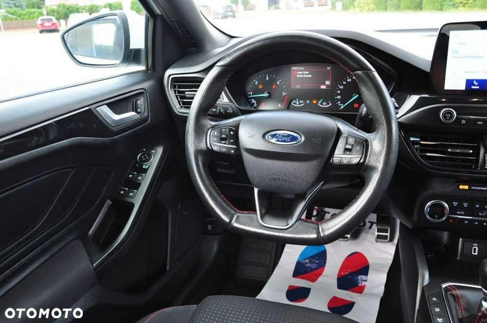 Ford Focus - 33