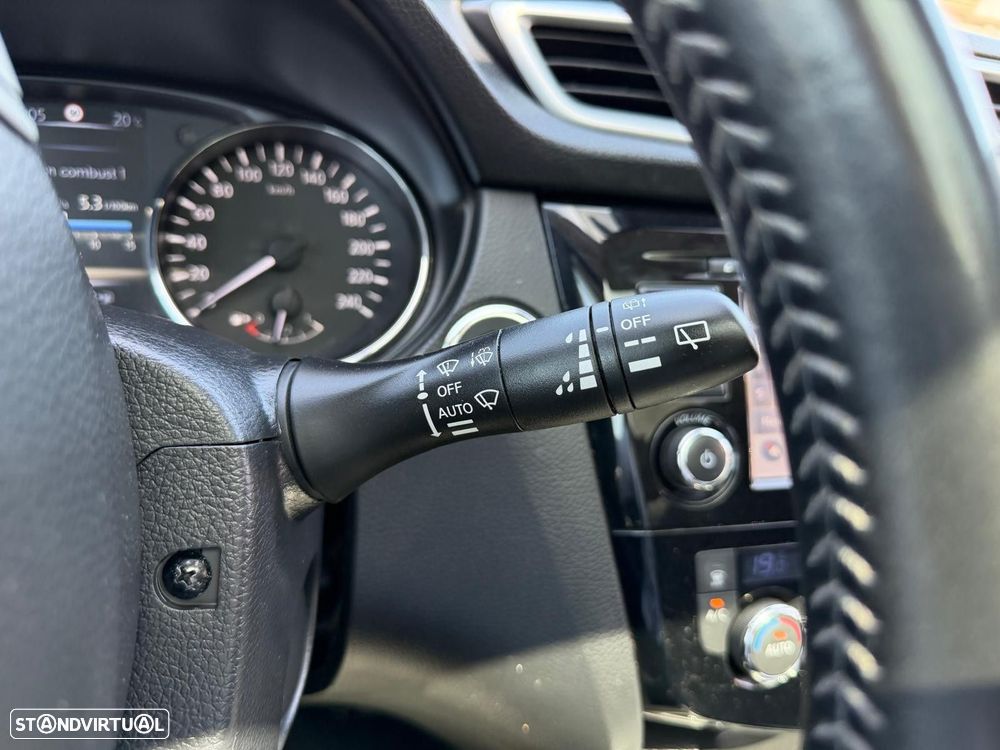 Nissan Qashqai 1.5 dCi N-Connecta 18 - 23