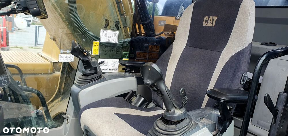 Caterpillar 330 F - 11