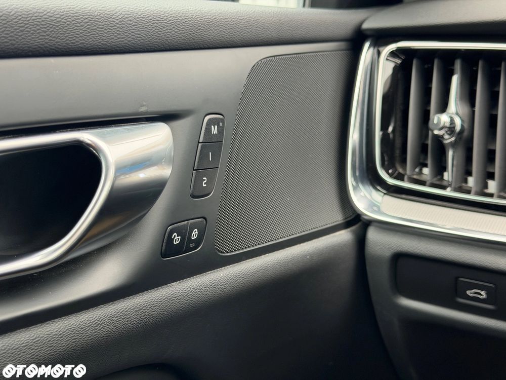 Volvo V60 Cross Country B4 D AWD Geartronic Pro - 15