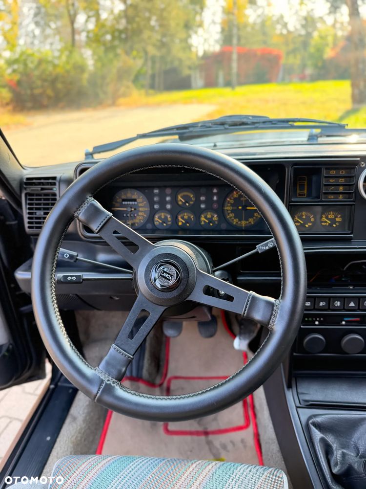 Lancia Delta 2000 HF Integrale 16V - 24