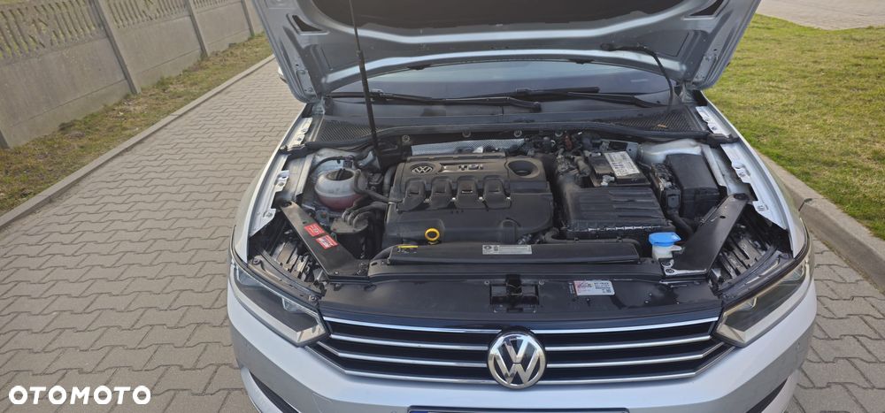 Volkswagen Passat - 11