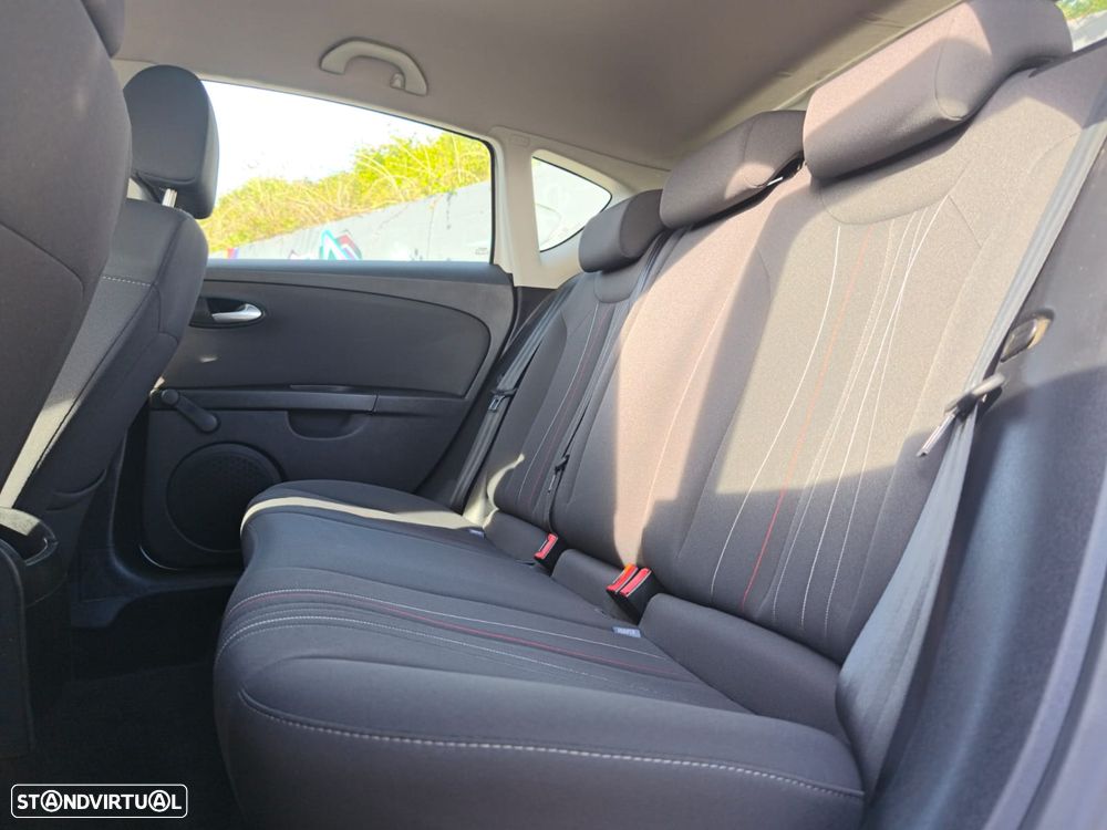 SEAT Leon 1.6 TDI DPF E-Ecomotive Reference Copa - 4