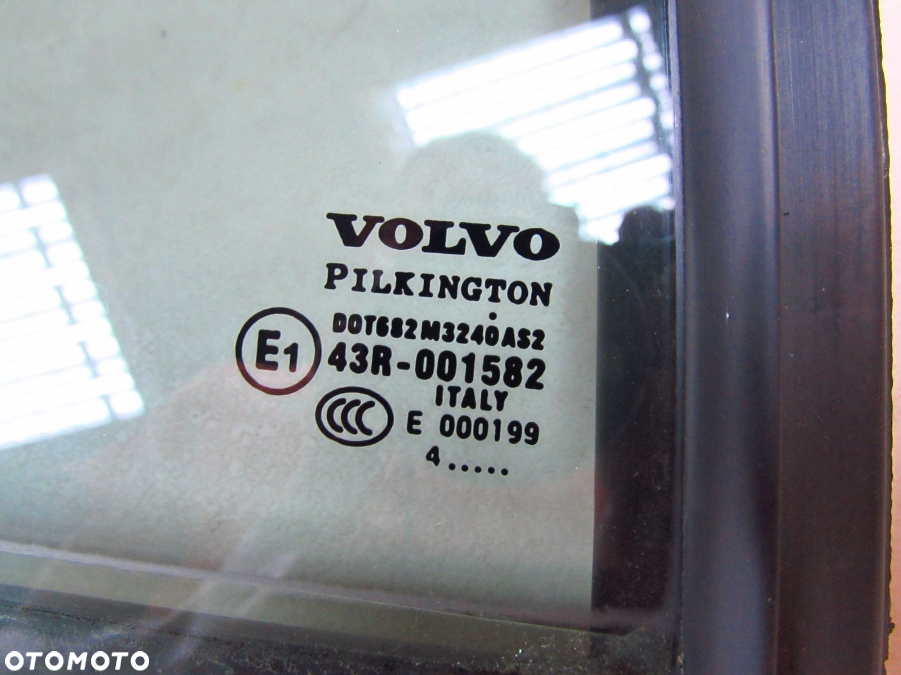 VOLVO XC90 SZYBA BOCZNA DRZWI TYL LEWA TROJKAT 04R 02-14 - 5