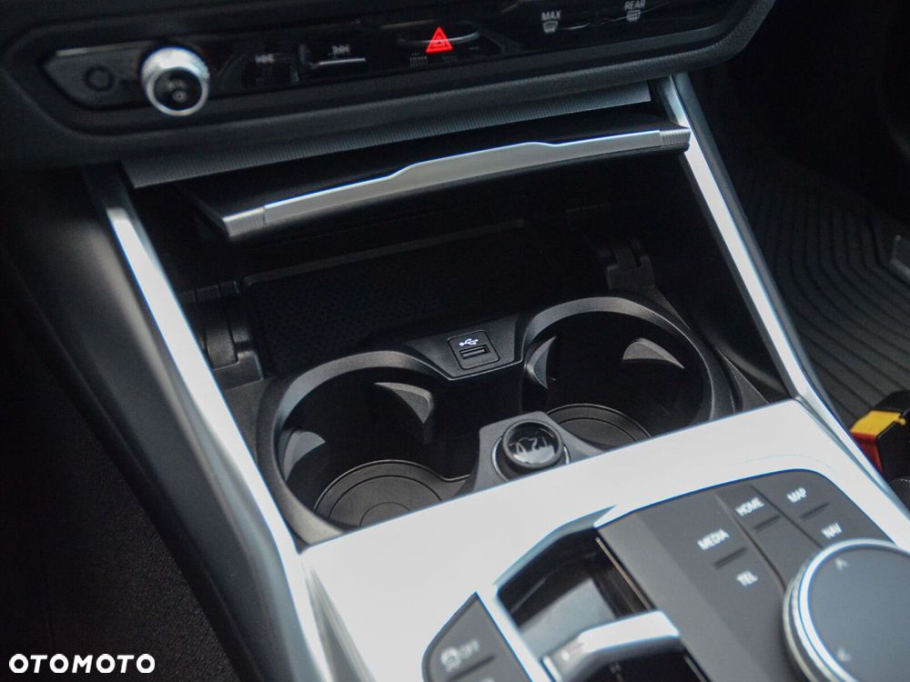 BMW Seria 3 318i - 27