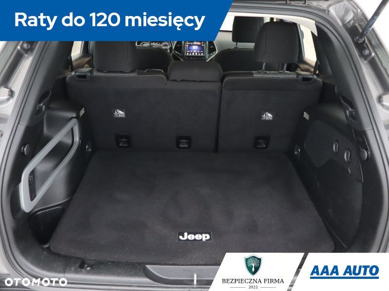 Jeep Cherokee - 16