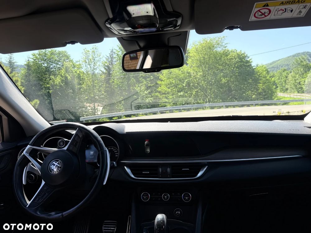 Alfa Romeo Stelvio 2.0 Turbo 16V AT8-Q4 Lusso Ti - 15