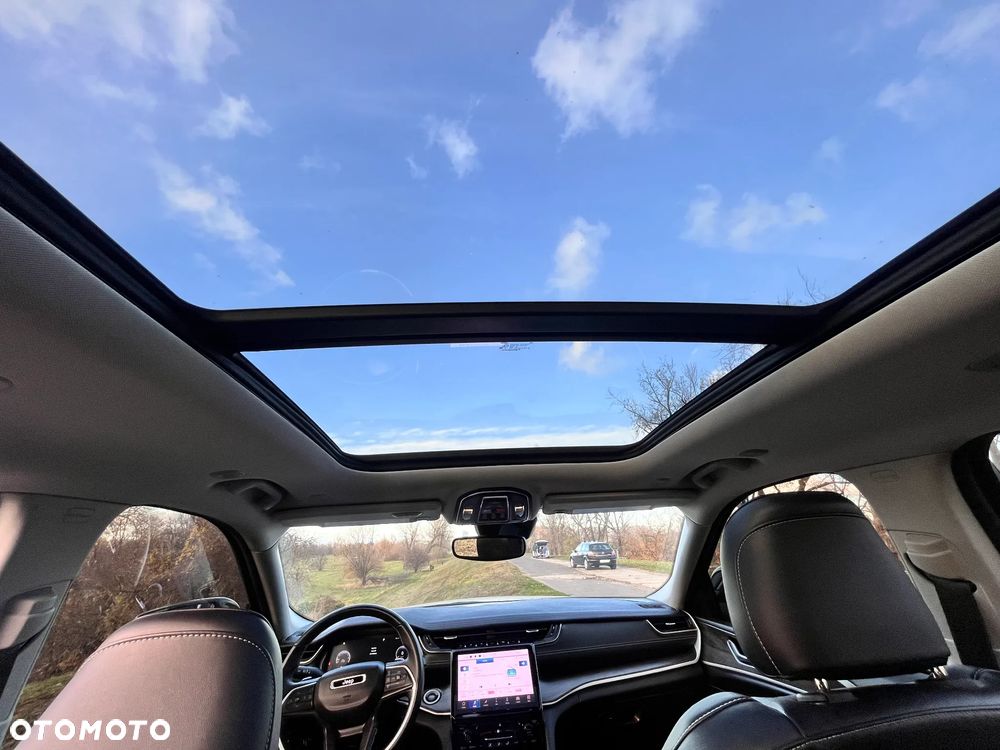 Jeep Grand Cherokee - 14