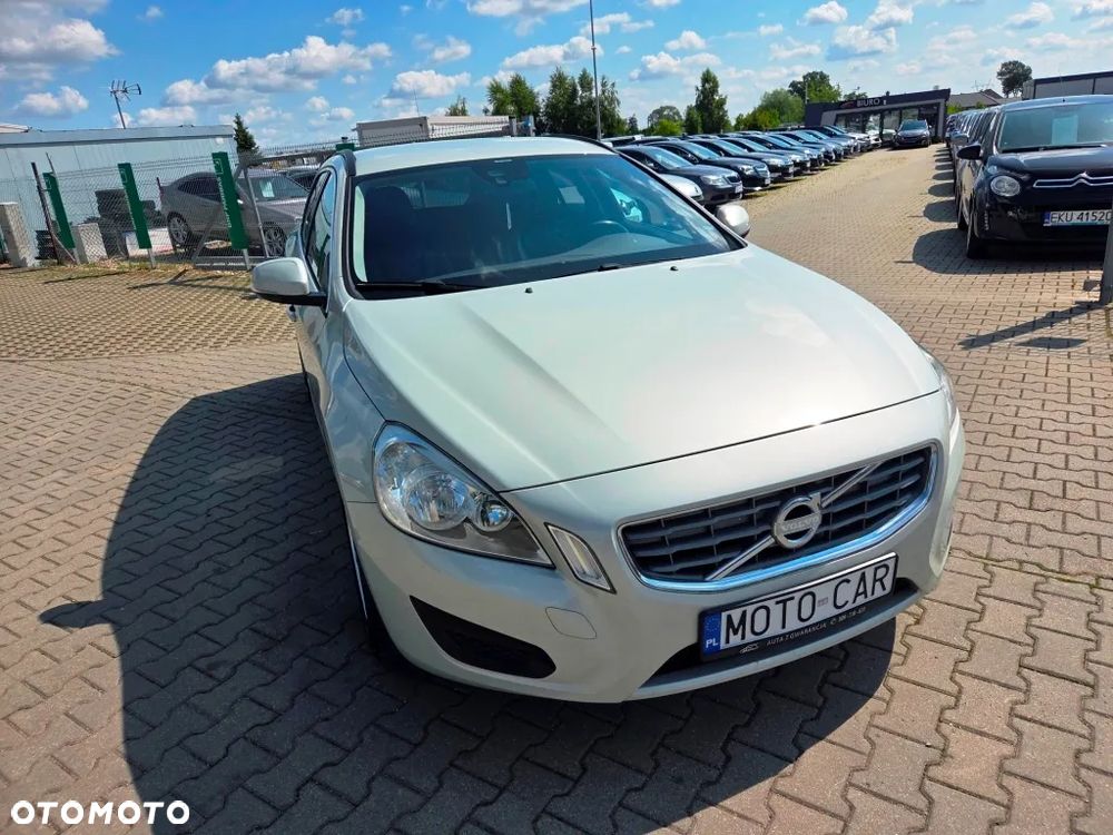 Volvo V60 D2 Momentum - 22