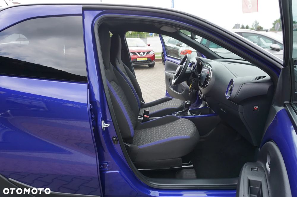 Toyota Aygo X x-shift x-play Team Deutschland - 26