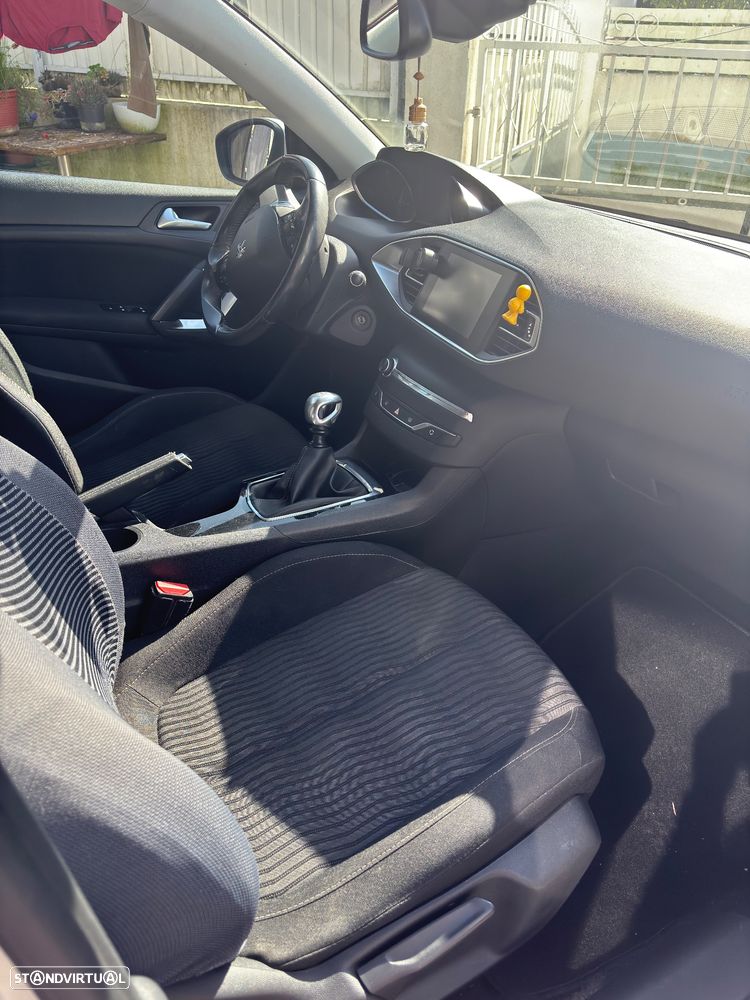 Peugeot 308 1.6 e-HDi Active J17 - 8