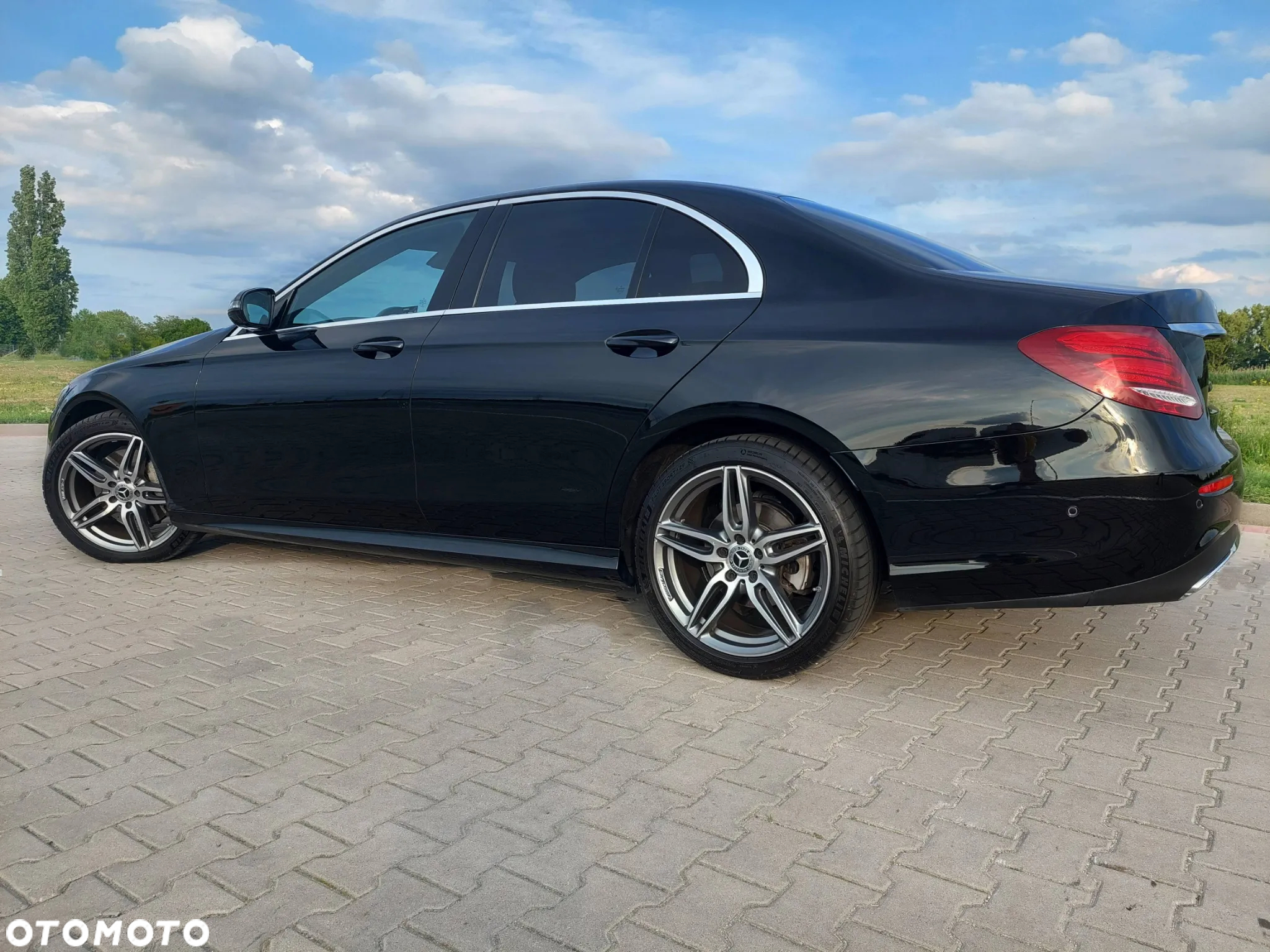 Mercedes-Benz Klasa E 220 d 4-Matic 9G-TRONIC - 9