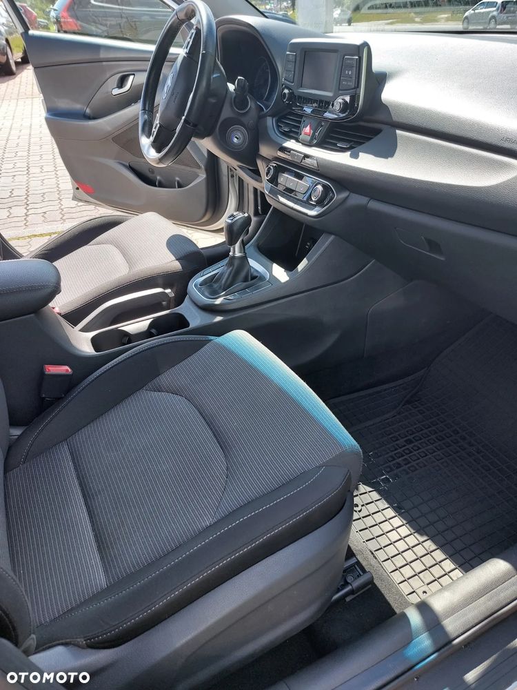 Hyundai i30 1.4 Classic + - 12