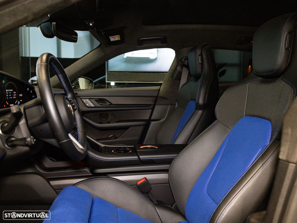 Porsche Taycan Sport Turismo GTS - 16